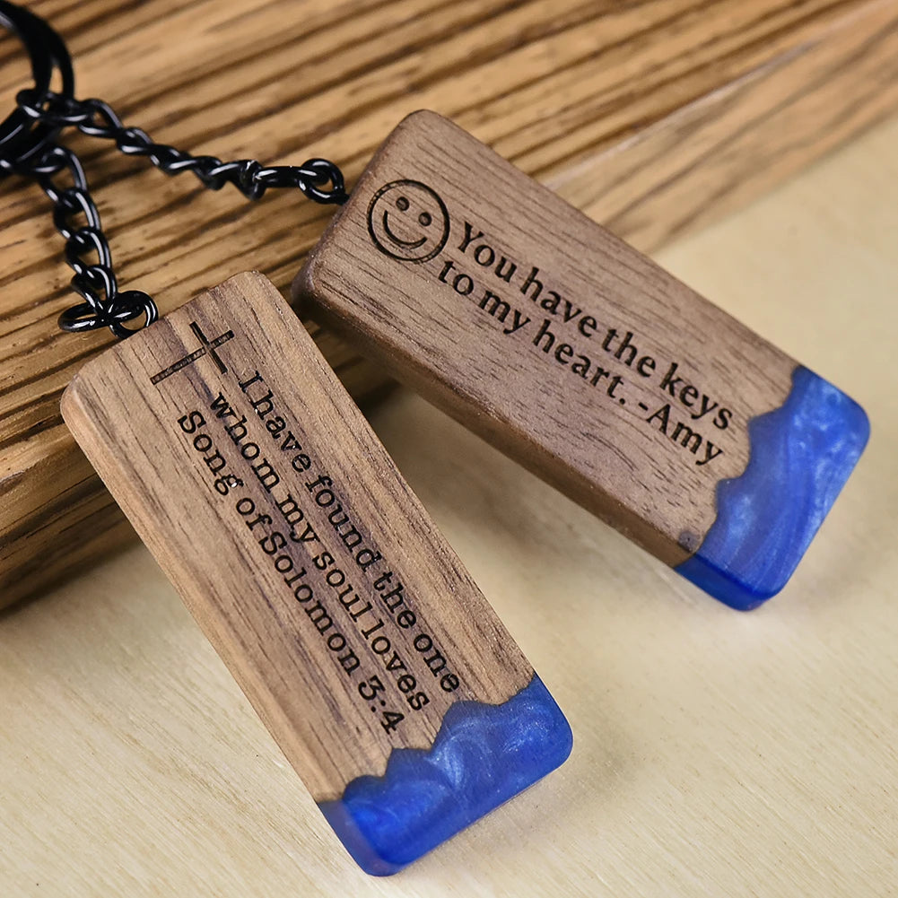 Custom resin wood keychain fashion personlized gift for couple car key ring chain engraving text logo name oem