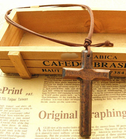 Retro artistic wooden cross nelace korean faion pendant long men’s sweater chain hanging decoration ex version