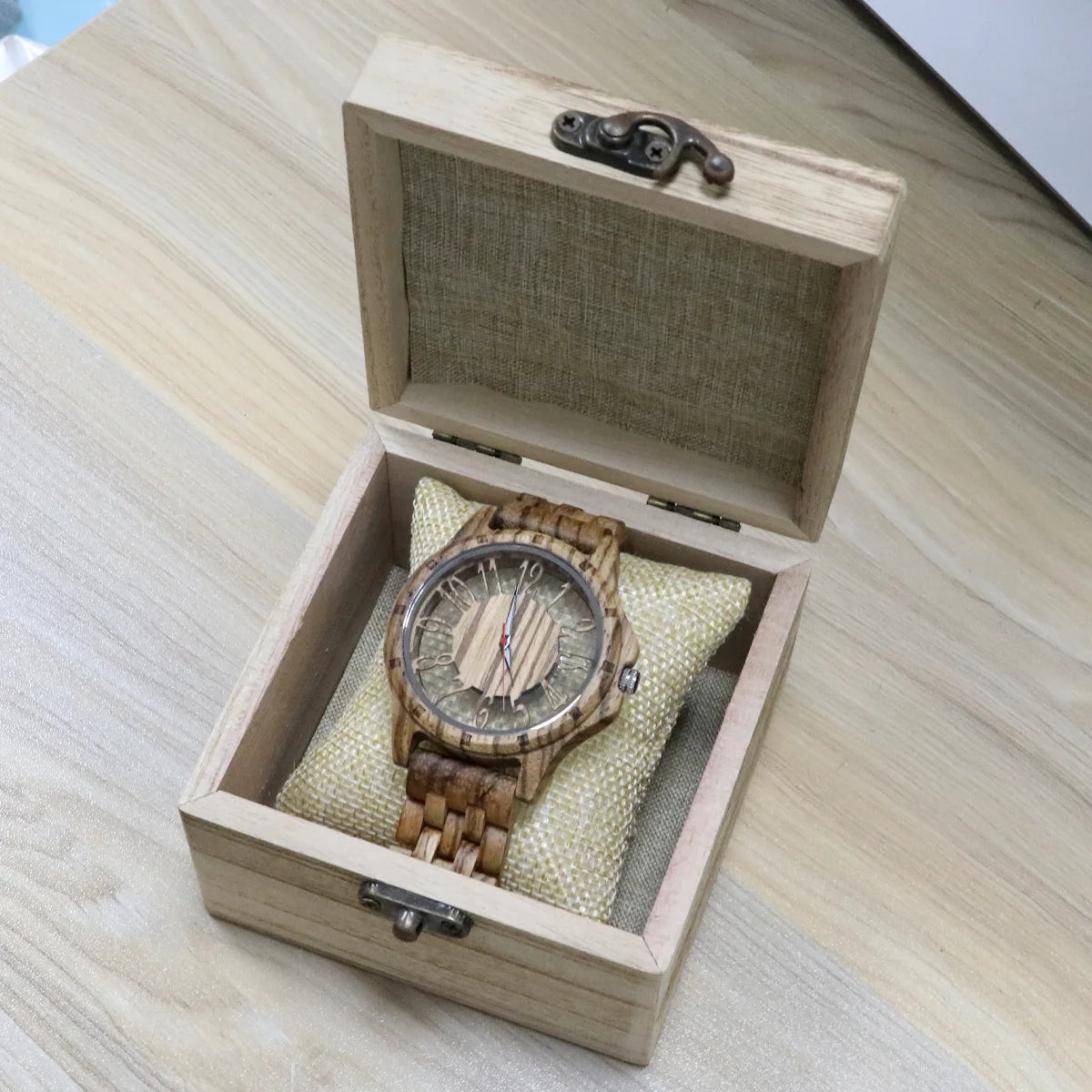 Men’s wood quartz watch personalised fashion transparent hollow timepieces wooden wrist watches for men dropshipping