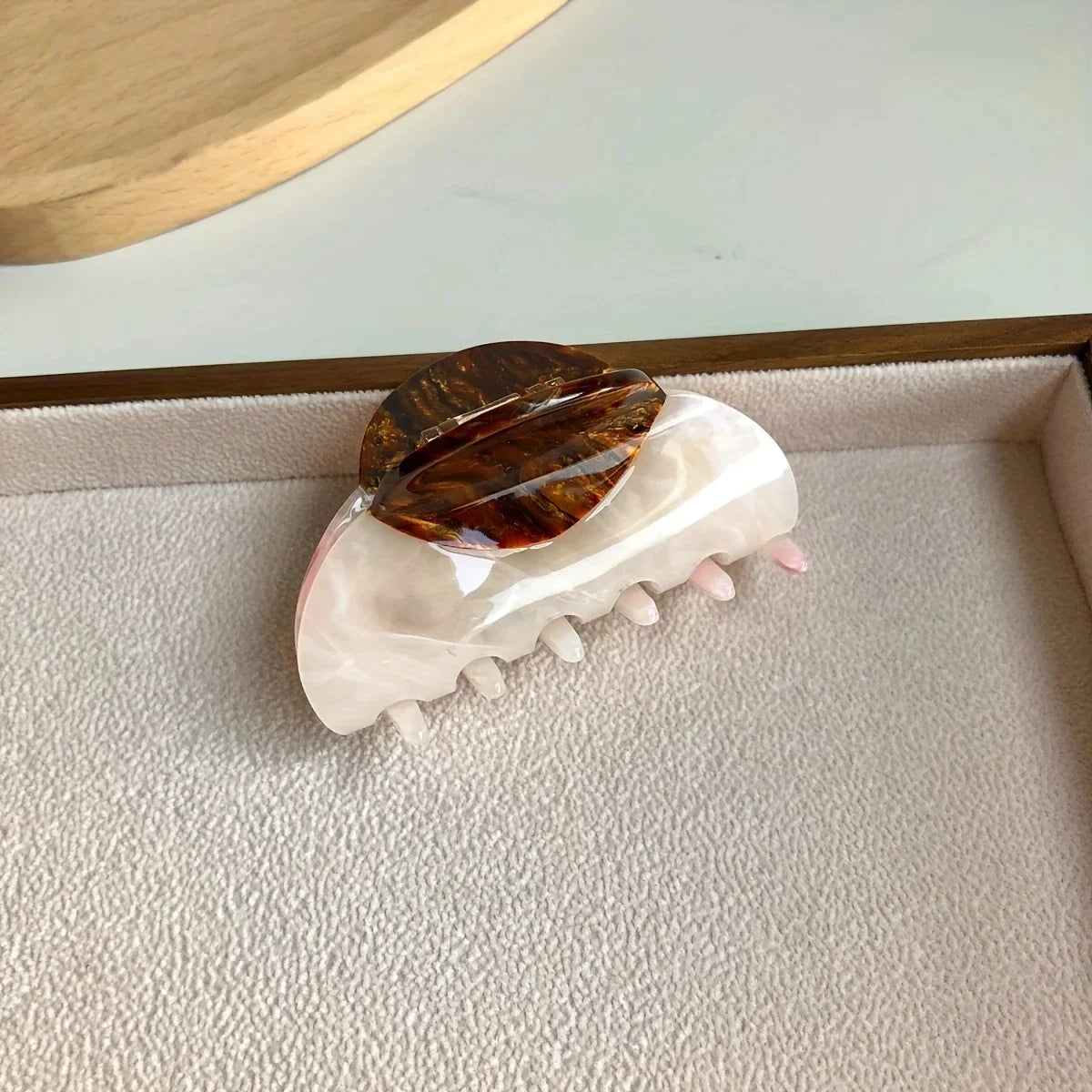 1pc elegant vintage french hair clip two-tone with wood grain & marbled design perfect for casual daily dressing cute