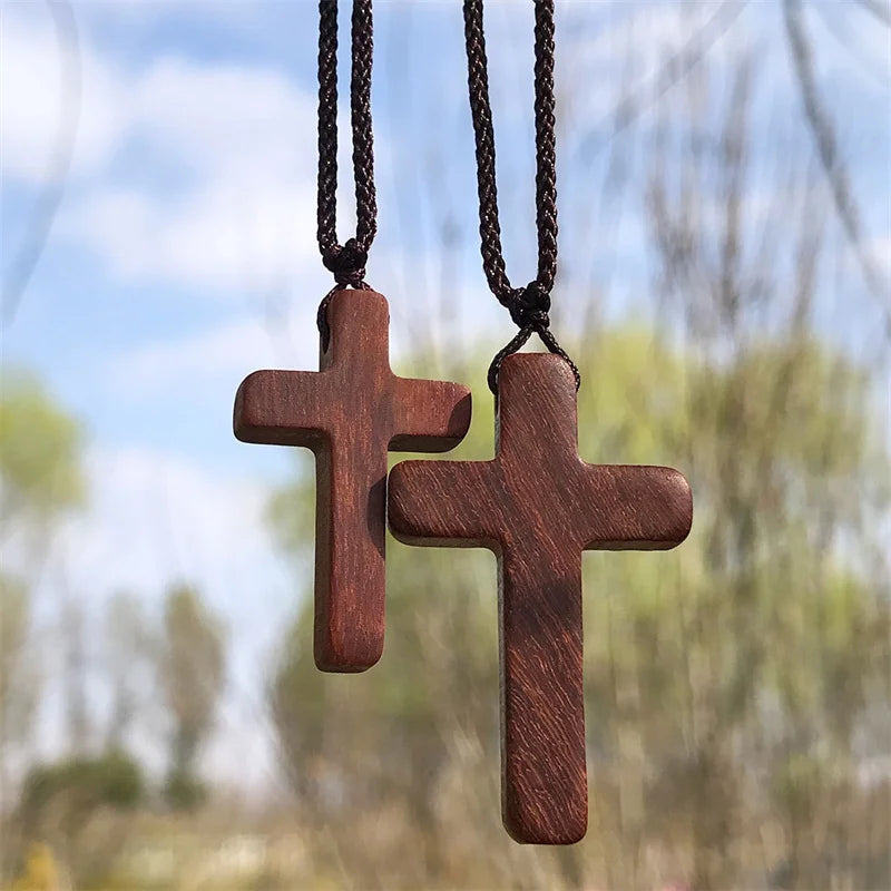 Fashionable sandalwood cross pendant necklace for women jewelry high-end wood male choker accessories 3cm 3.8cm