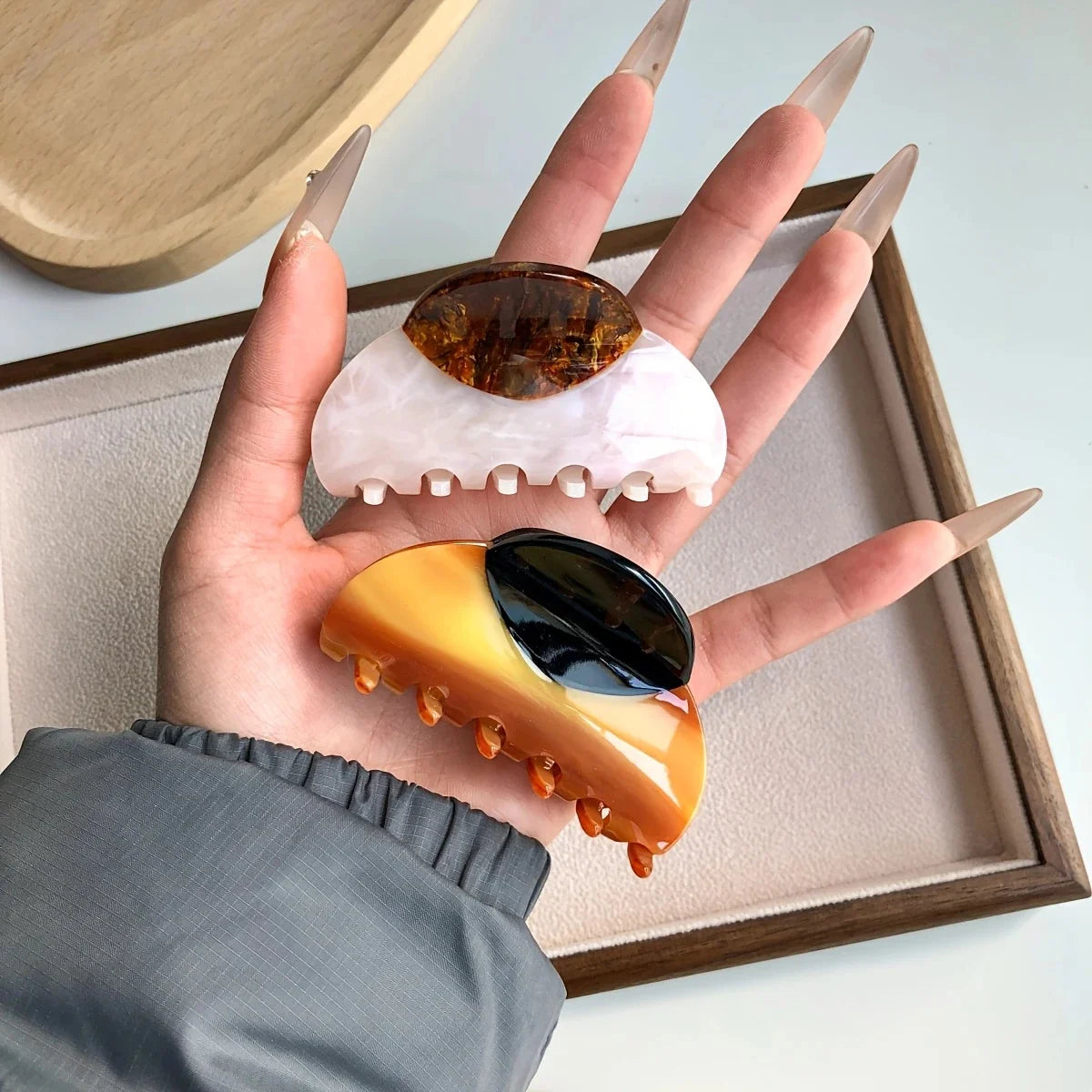 1pc elegant vintage french hair clip two-tone with wood grain & marbled design perfect for casual daily dressing cute