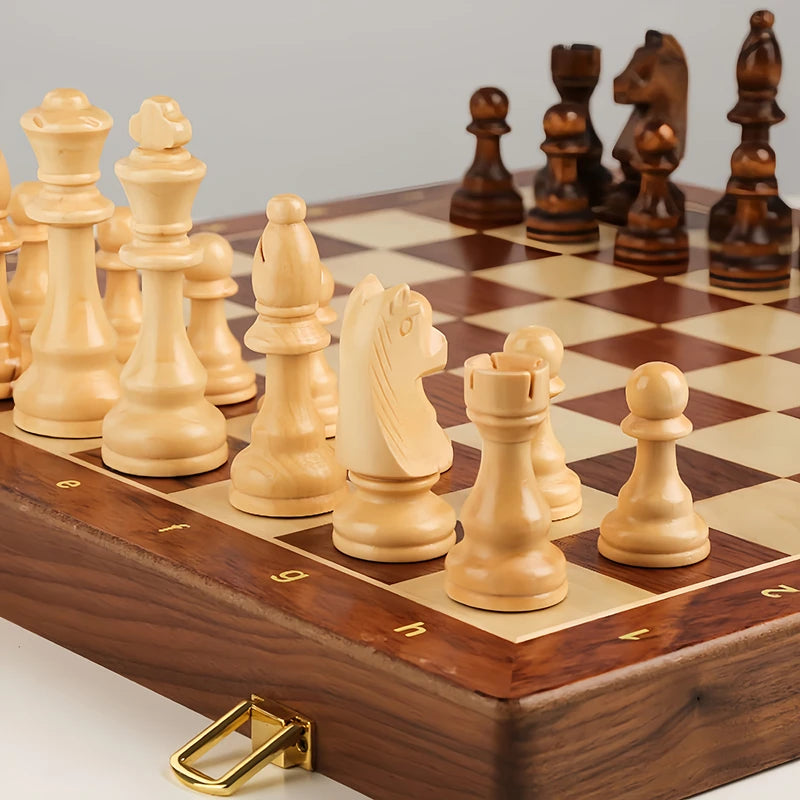Chess solid wood folding 39cm/15.35inch- comes with 2 additional queens a high-end chess piece competition