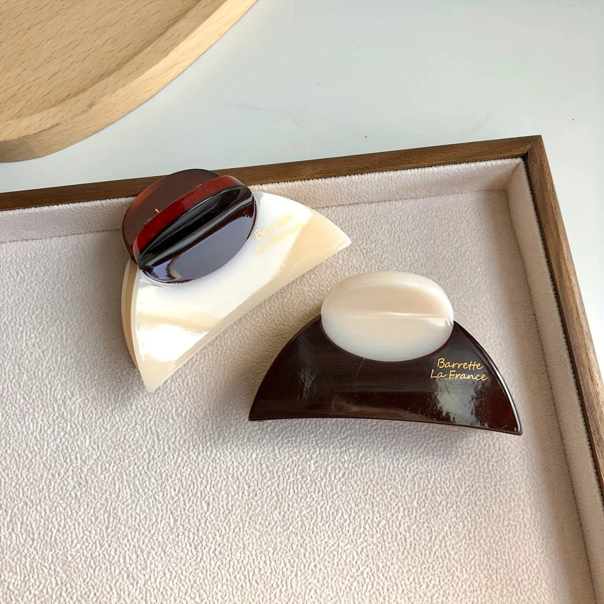 1pc elegant vintage french hair clip two-tone with wood grain & marbled design perfect for casual daily dressing cute