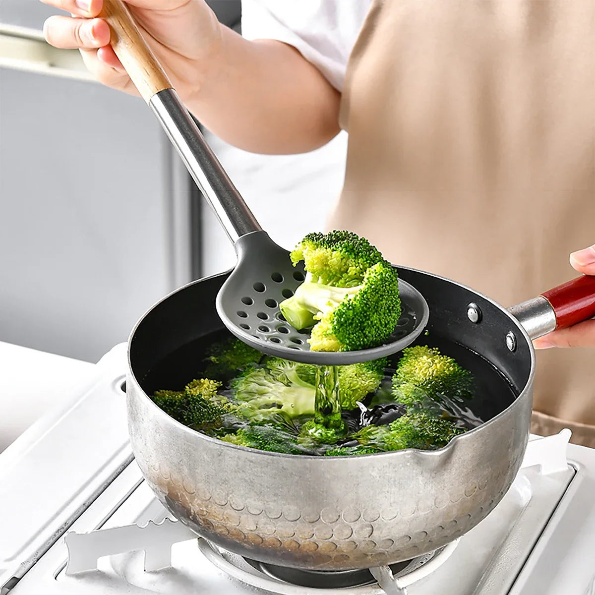 8pcs silicone kitchenware set non-stick wooden handle kitchen utensils anti slip spatula shovel spoon spaghetti claw