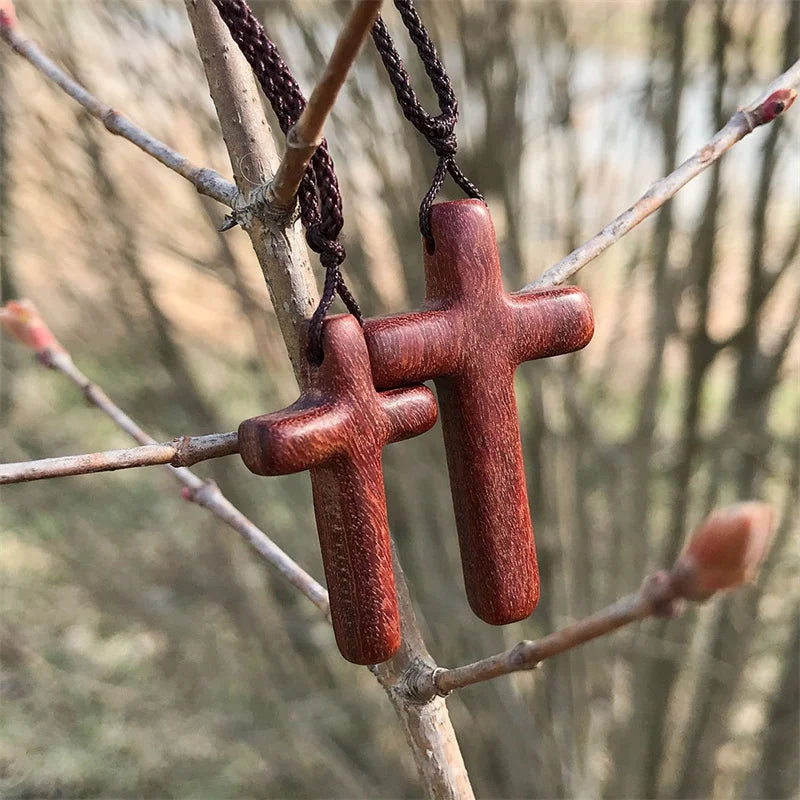 Fashionable sandalwood cross pendant necklace for women jewelry high-end wood male choker accessories 3cm 3.8cm - round