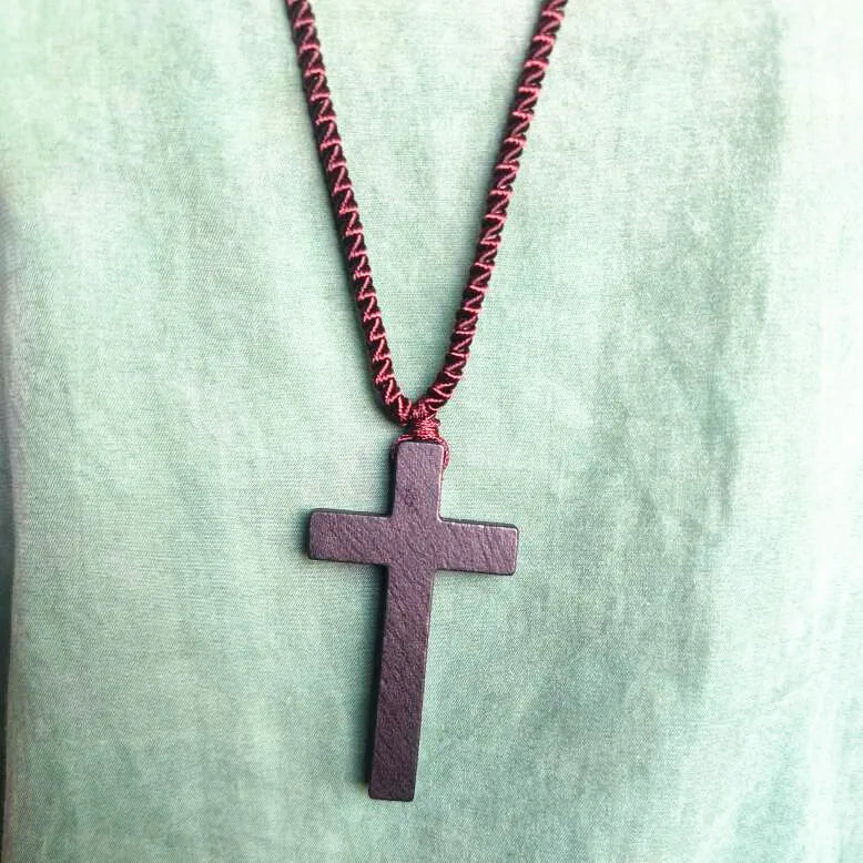 Retro artistic wooden cross nelace korean faion pendant long men’s sweater chain hanging decoration ex version