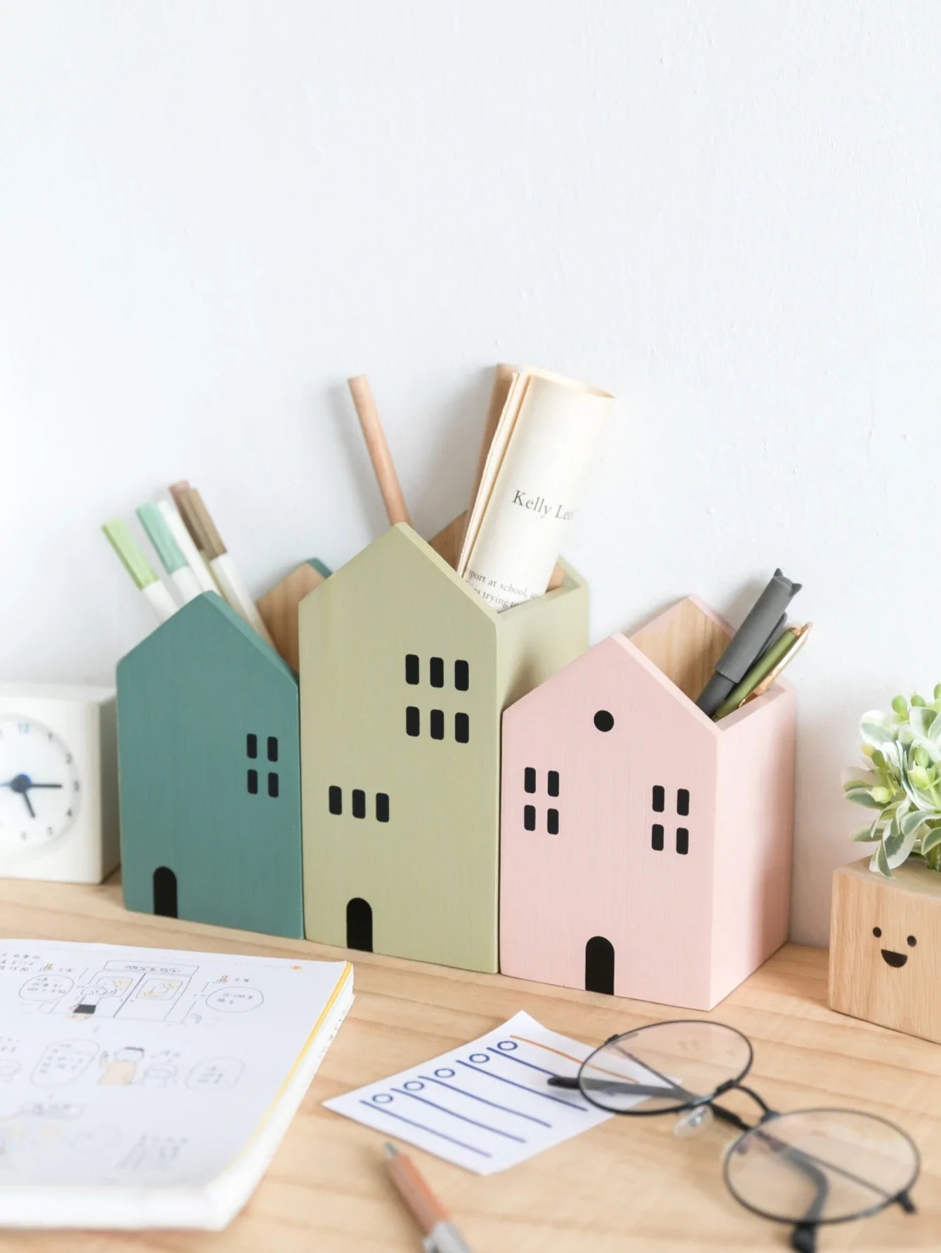 Cartoon house wooden pen holder pencil container makeup brush stationery storage box student/ office desktop storage