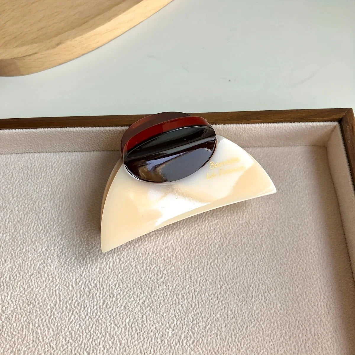 1pc elegant vintage french hair clip two-tone with wood grain & marbled design perfect for casual daily dressing cute