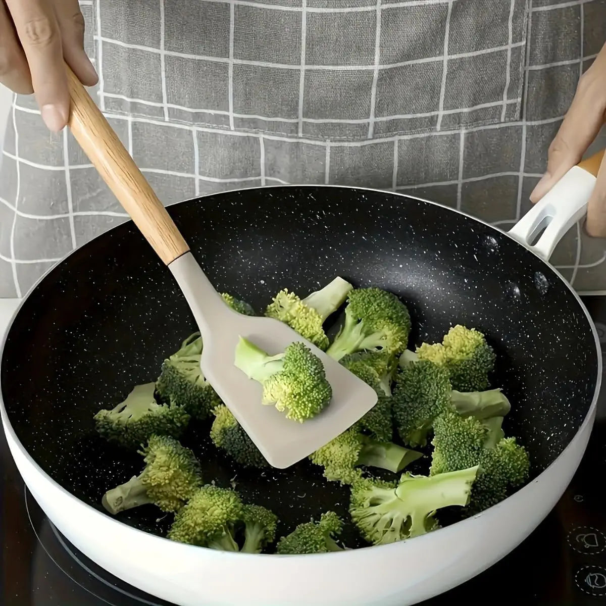 12pcs set of multi-color silicone wooden handle kitchenware non stick pot spatula and spoon cooking utensils